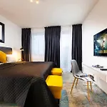 بو33 هوتل فاميلي آند سويتس 4* بودابست