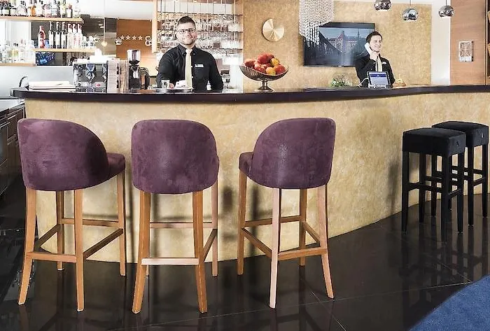 Bo33 Family & Hotell