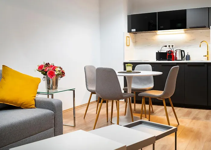 Bo33 Family & 4* Budapest