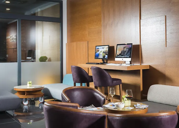 Bo33 Family & Budapest