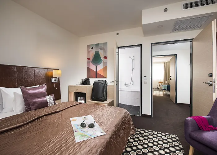 Bo33 Family & 4* Budapest