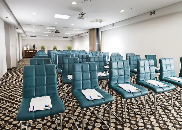 Bo33 Family & 4* Budapest