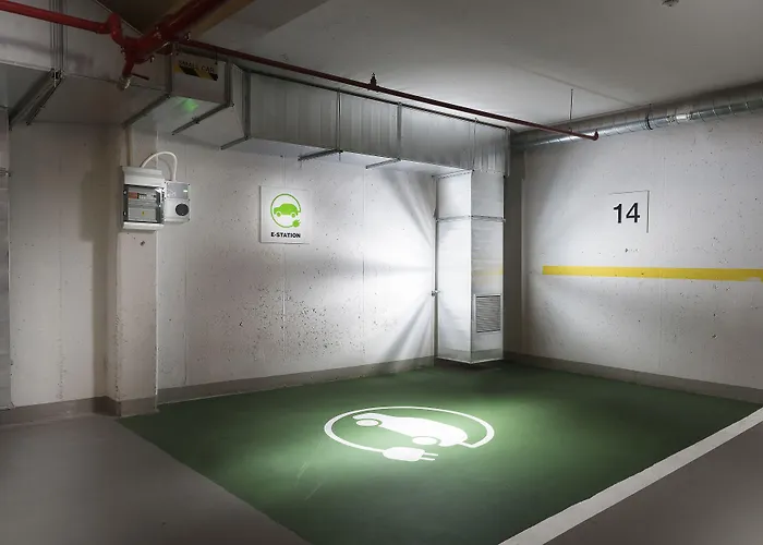 Bo33 Family & Budapest